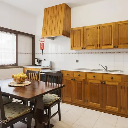De Santa Eulália - *